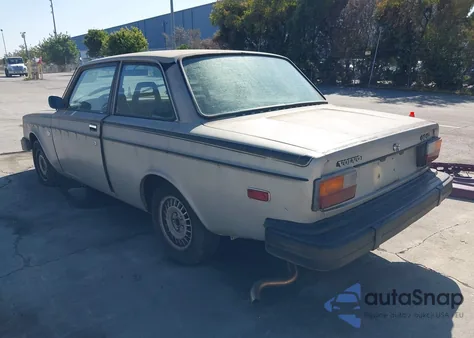 1978 Volvo 242 из США, поврежденный, VIN VC24245L1129550